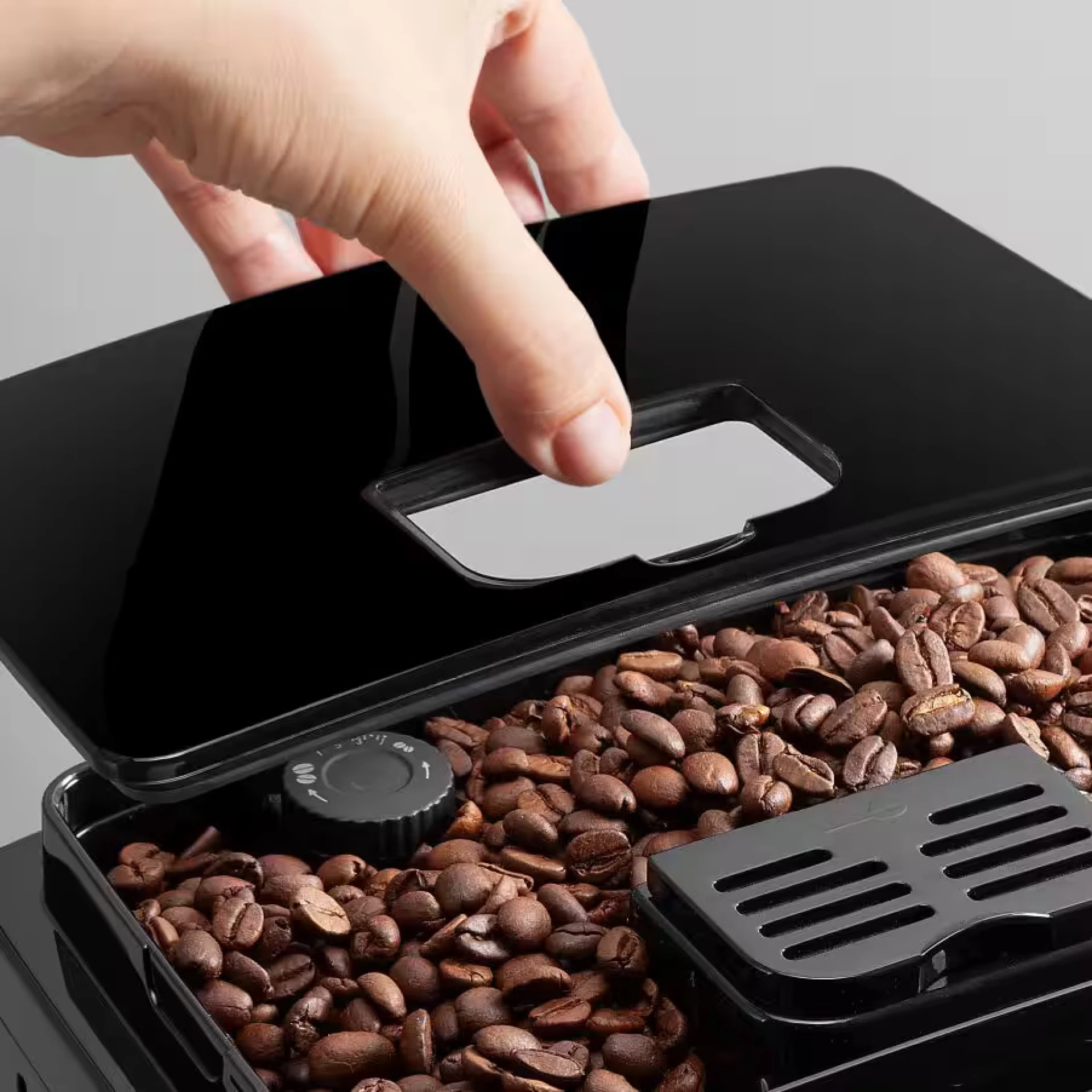 DeLonghi  Aparat za kafu ECAM12.121.B