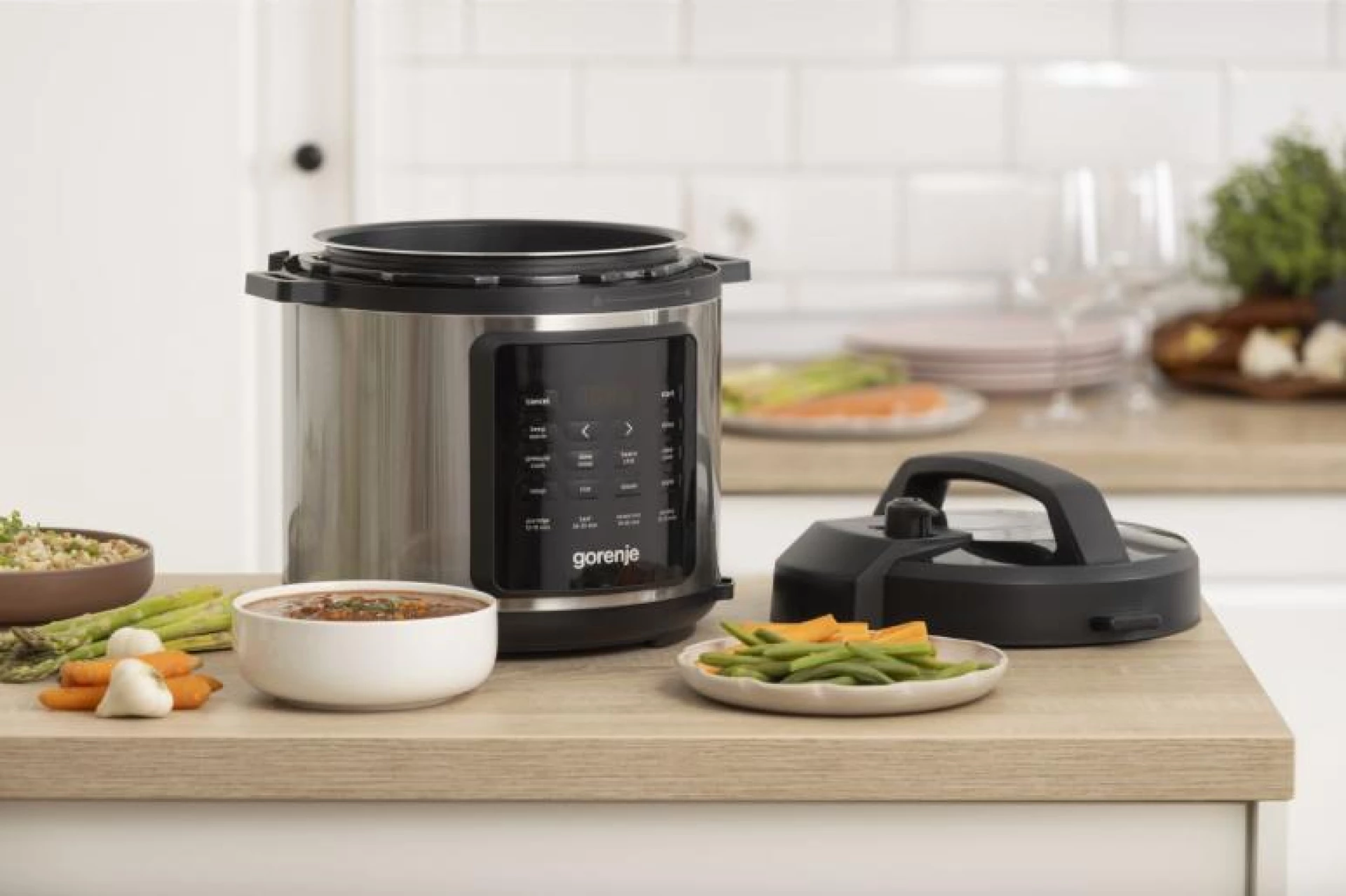 Gorenje Višenamenski uređaj za kuvanje GMC6SBK