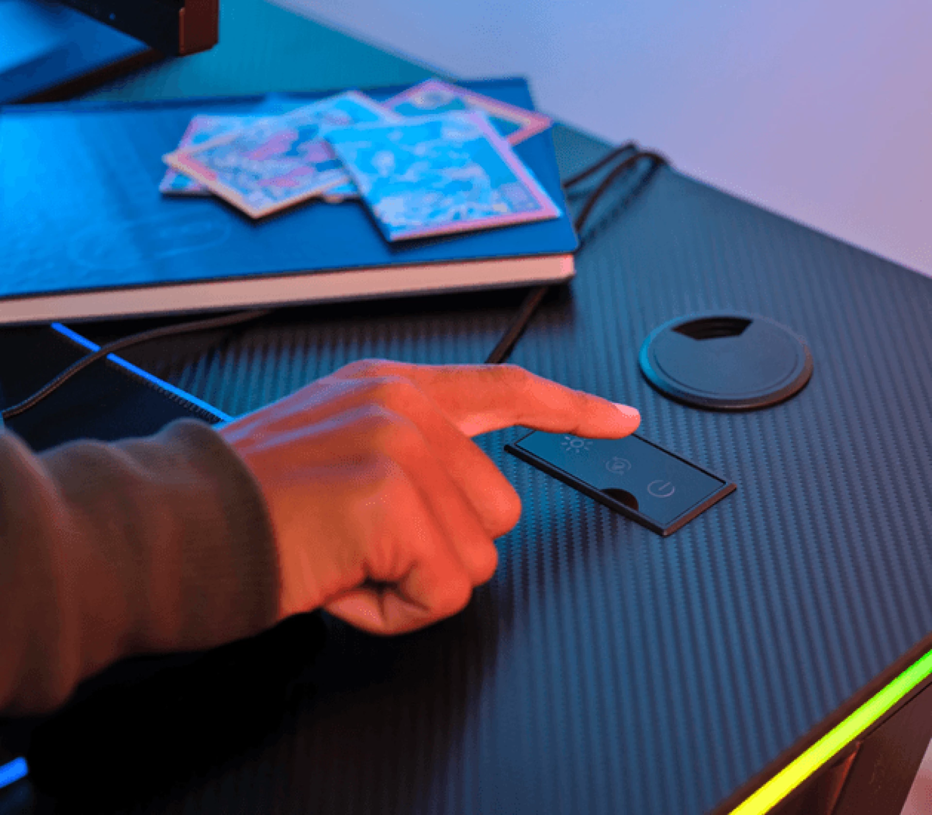Trust Gejmerski sto GXT 709 Luminus RGB