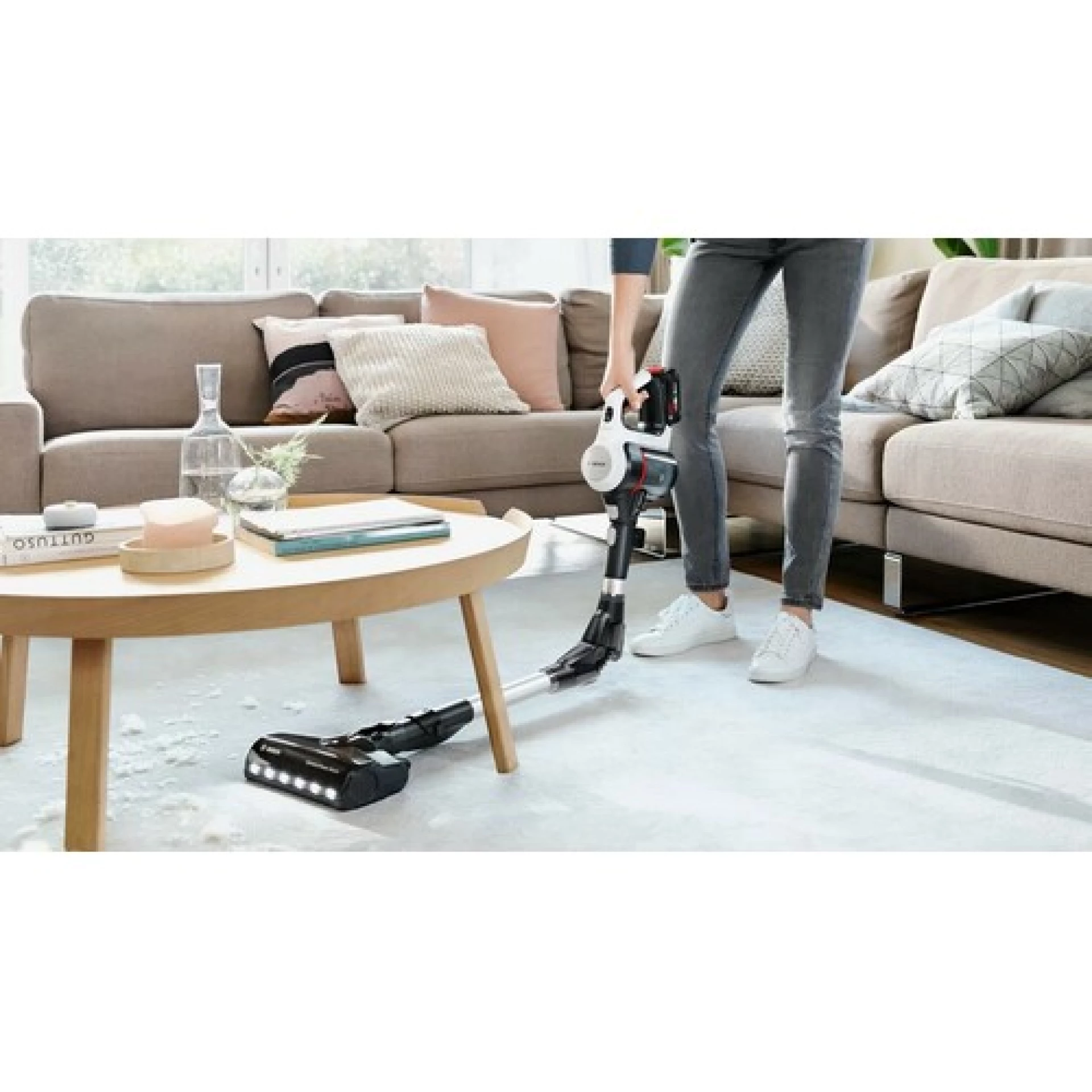 Bosch Štapni usisivač BBS711W