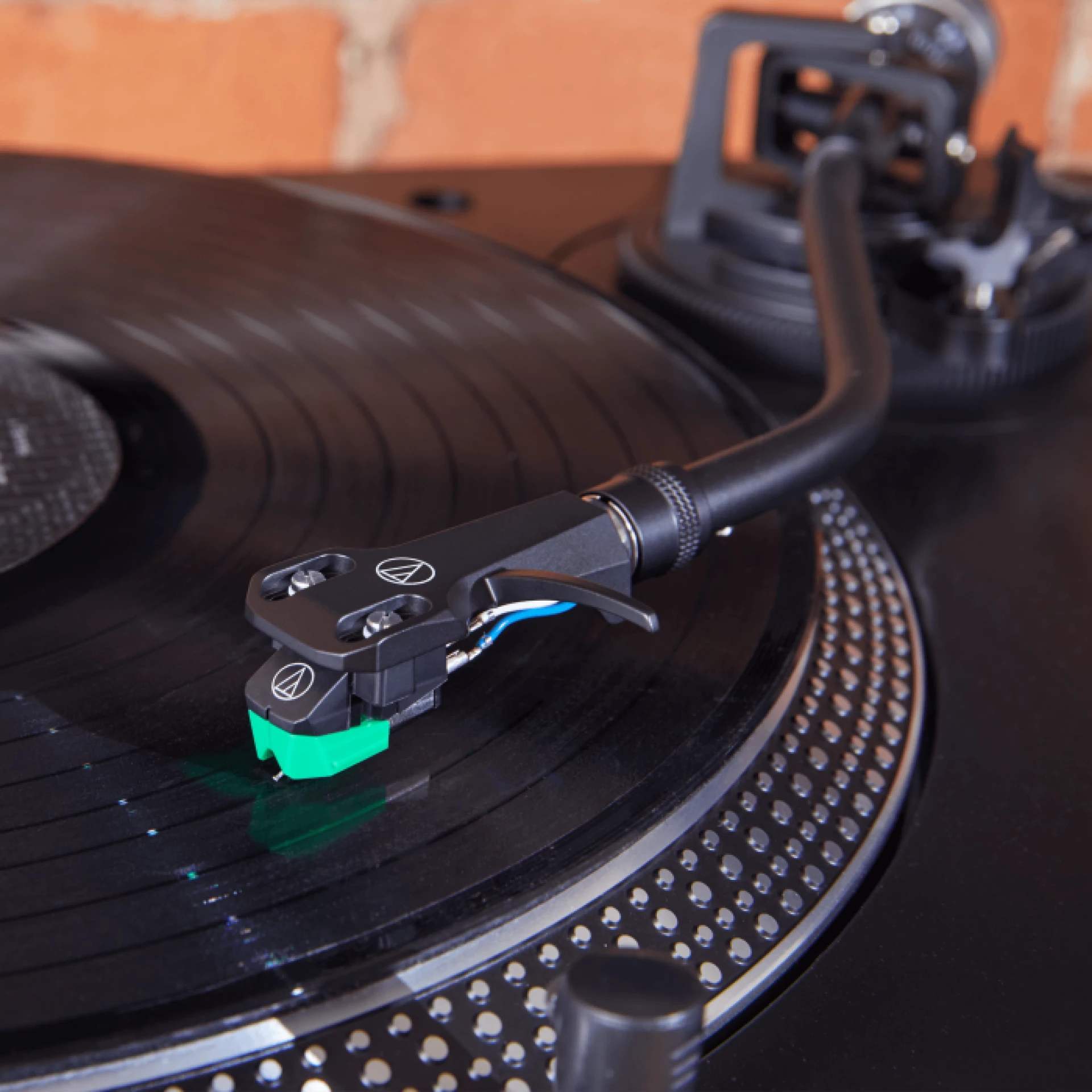 Audio Technica Gramofon AT-LP120XBTUSBBK 