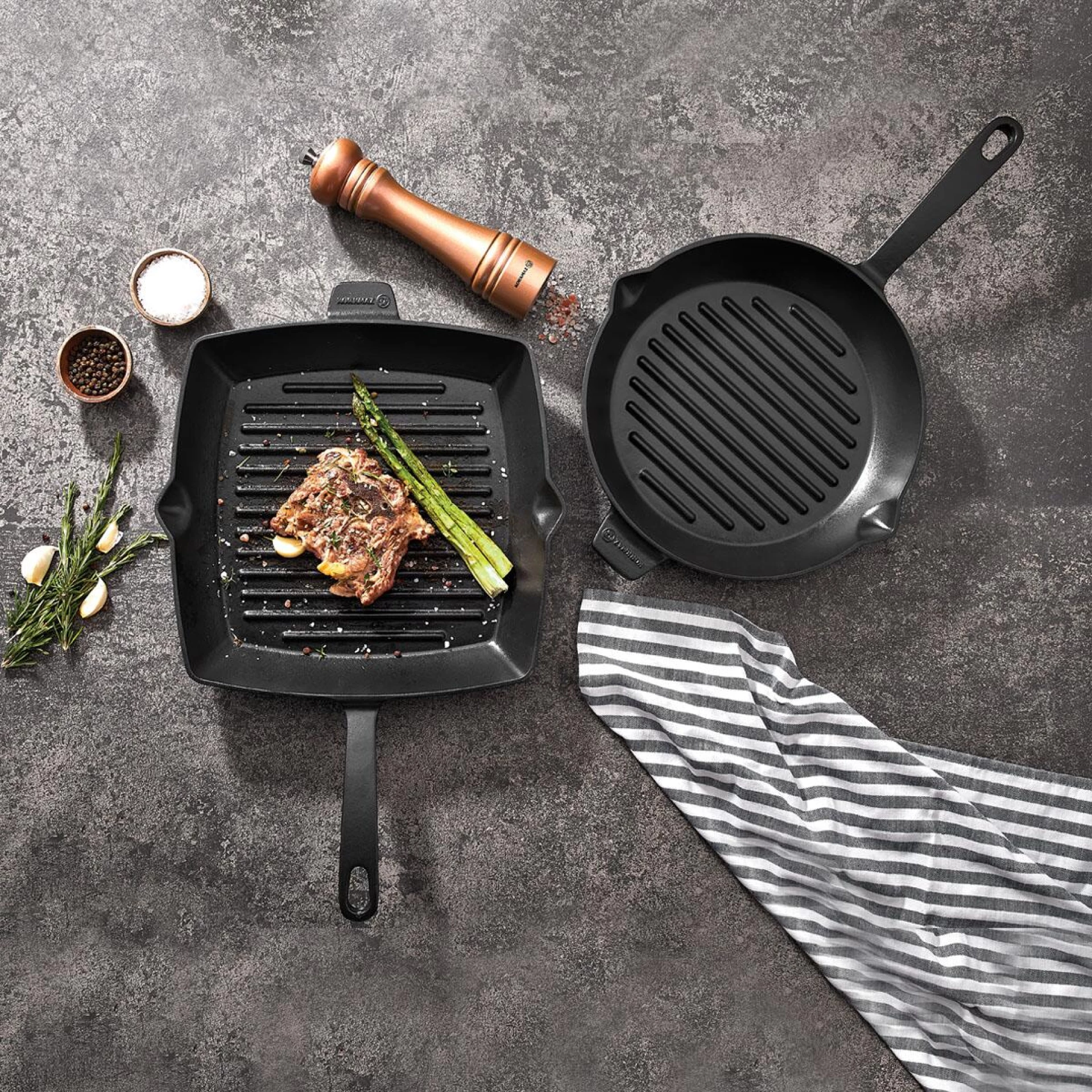 KORKMAZ TIGANJ GRILL CRVENI(A2847-1)