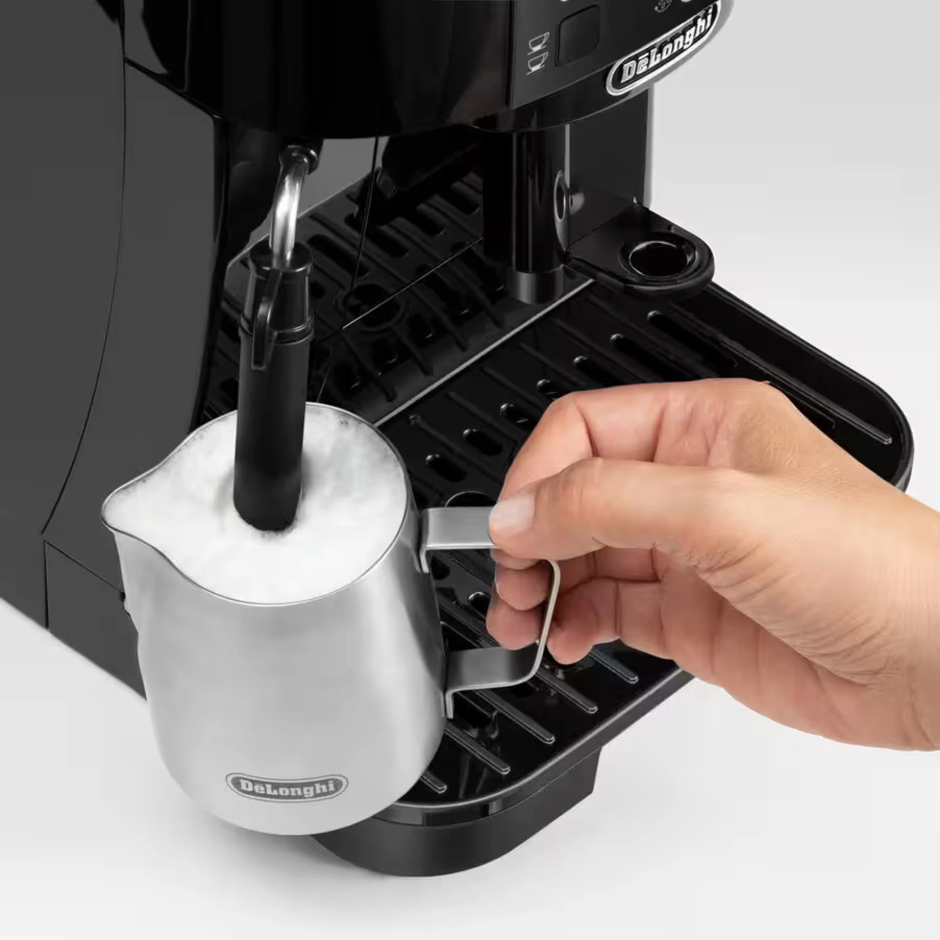 DeLonghi  Aparat za kafu ECAM12.121.B