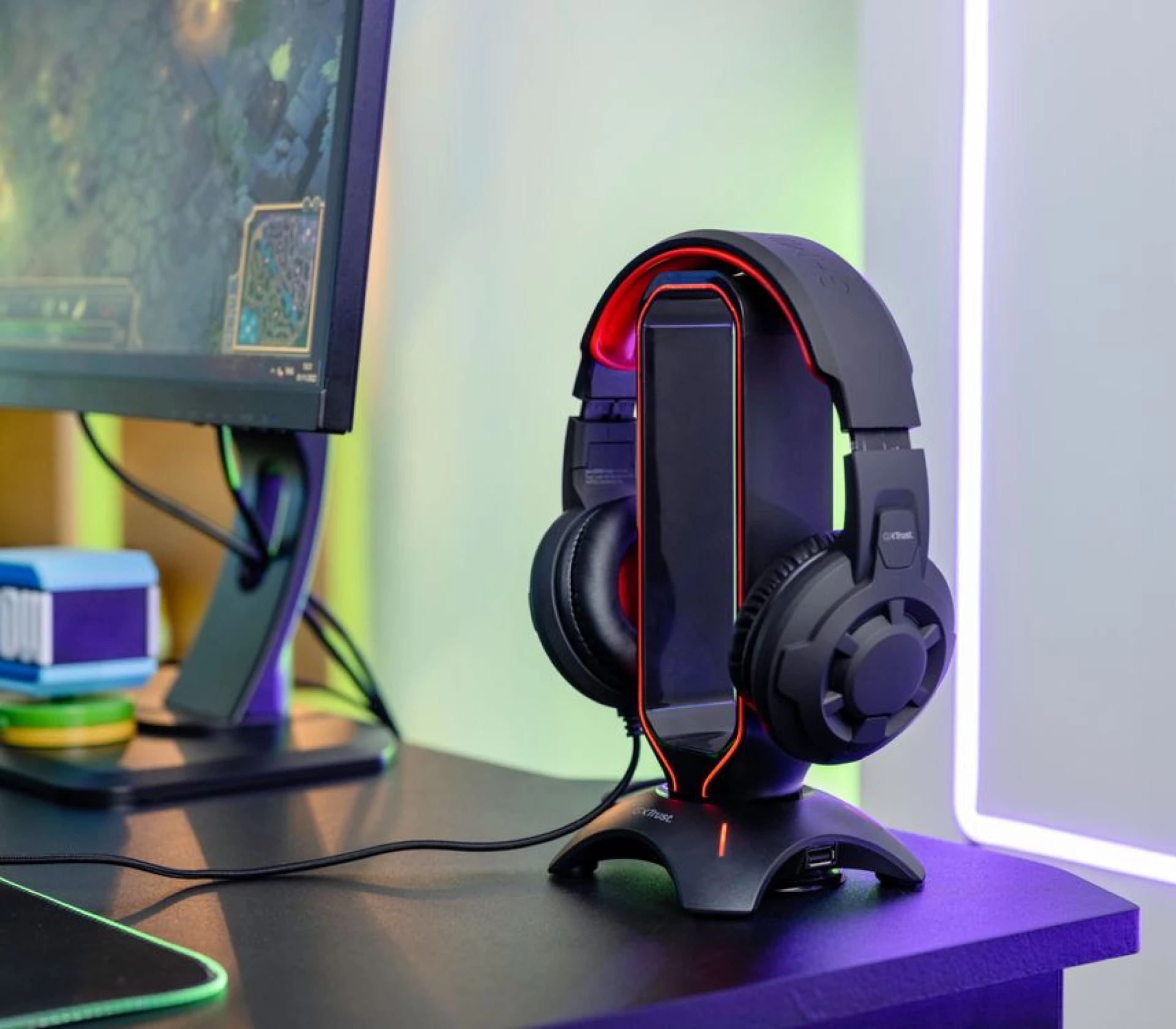 Trust GXT265 Cintar RGB stalak za slušalice