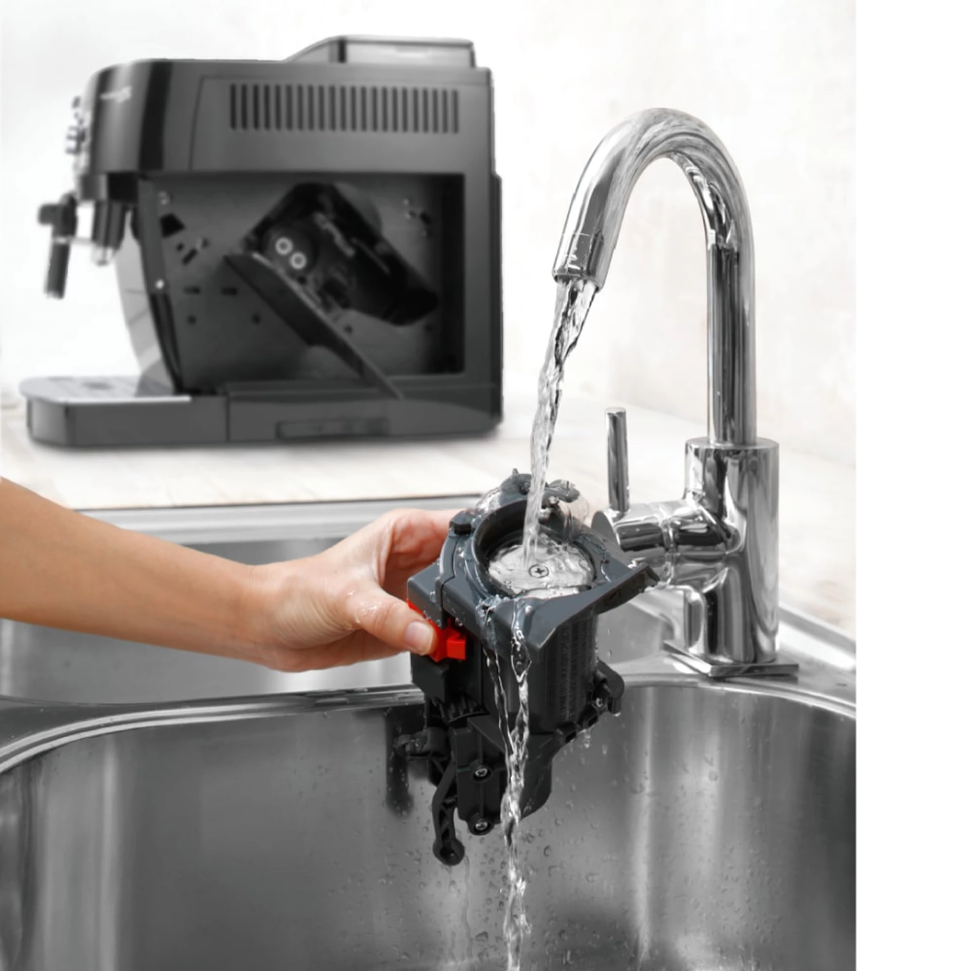 DeLonghi Aparat za espresso kafu ECAM 22.112.B 