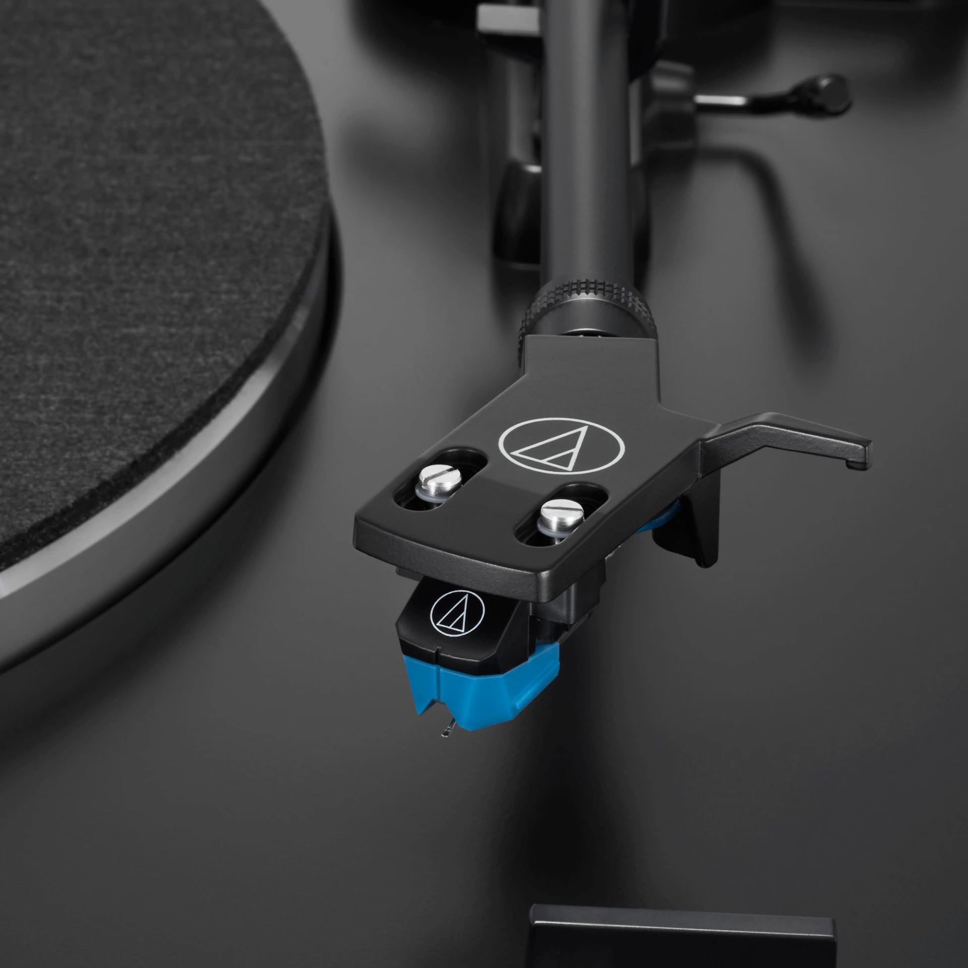AUDIO-TECHNICA GRAMOFON AT-LP3XBT (AT-LP3XBTBK) CRNI