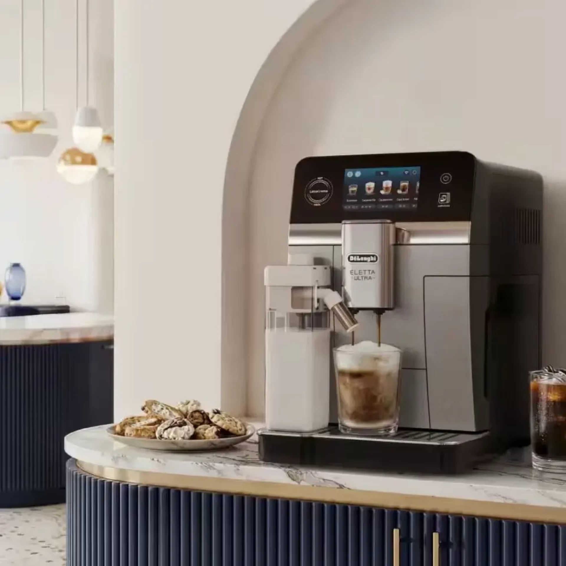 DeLonghi Aparat za espresso Eletta Ultra ECAM470.85.MB