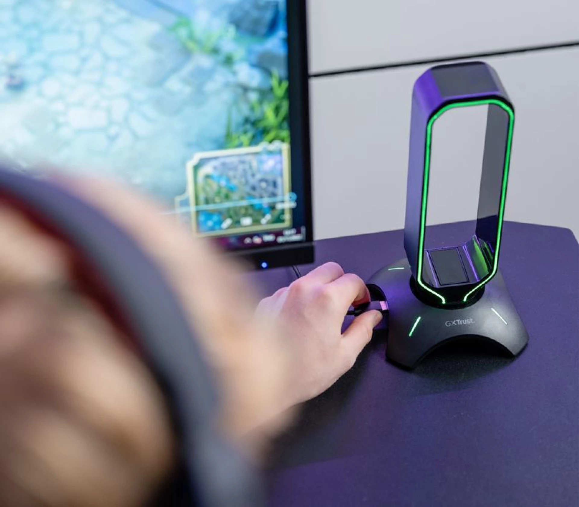 Trust GXT265 Cintar RGB stalak za slušalice