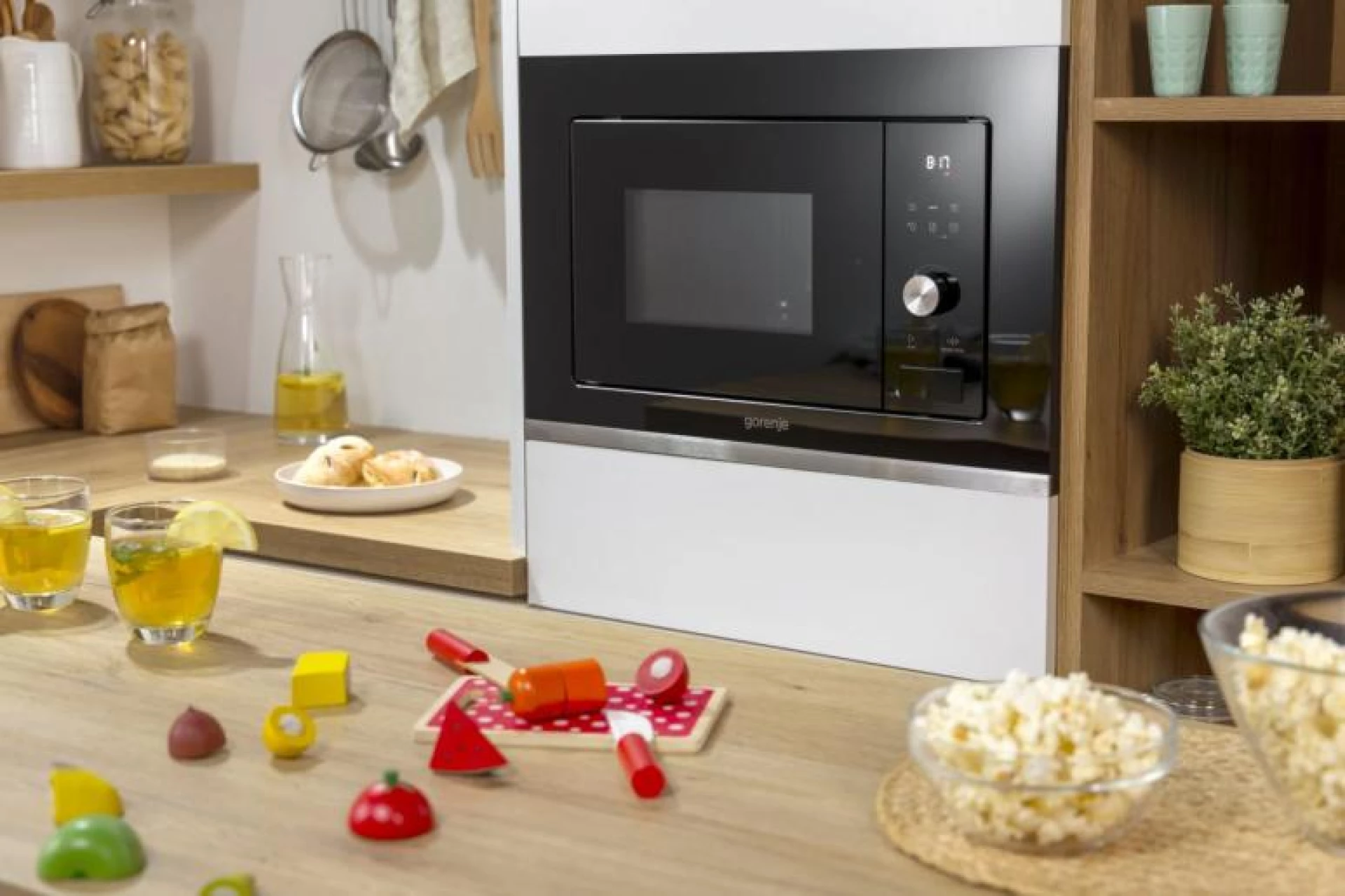 Gorenje Ugradna mikrotalasna rerna BM201AG1BG