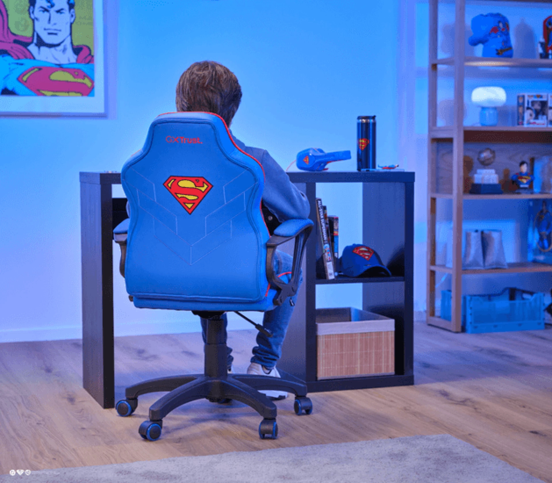 Trust Dečija gejmerska stolica Revvo Kids Superman GXT 703SM