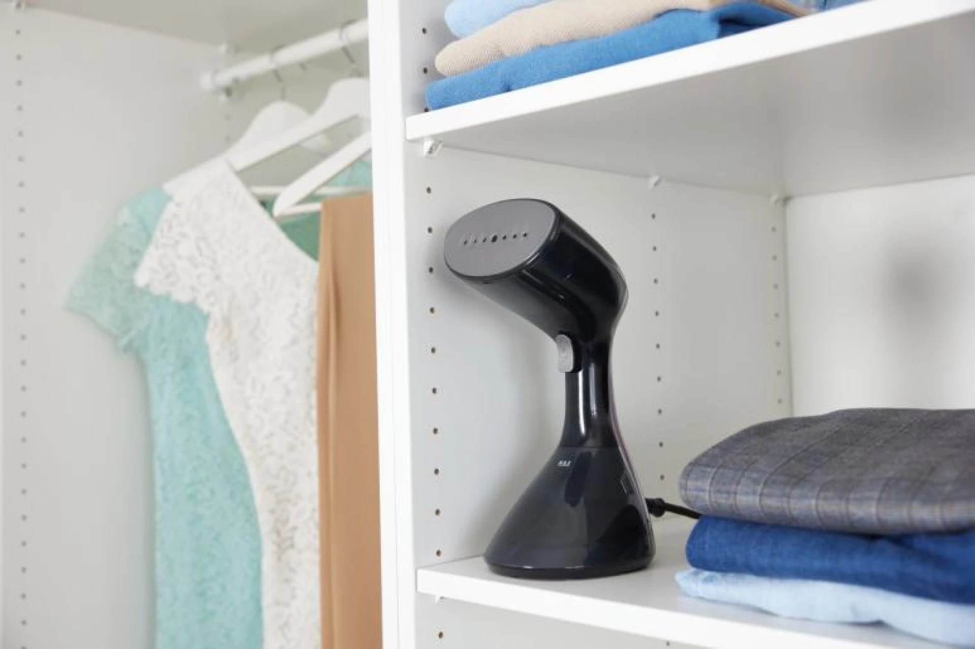 Gorenje Pegla za vertikalno peglanje GS2100BKV