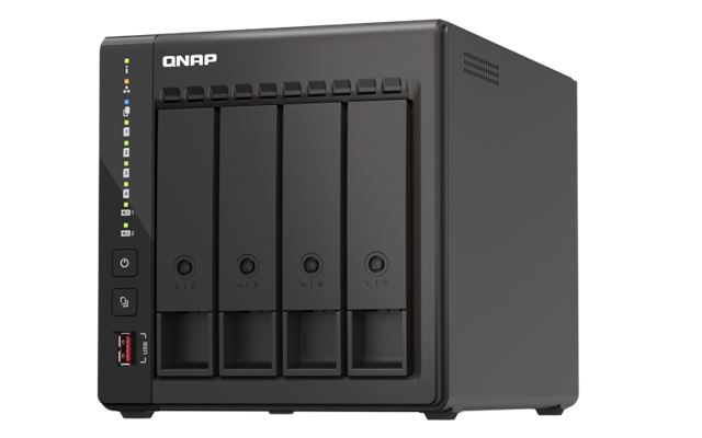 QNAP TS-453E-8G NAS uređaj